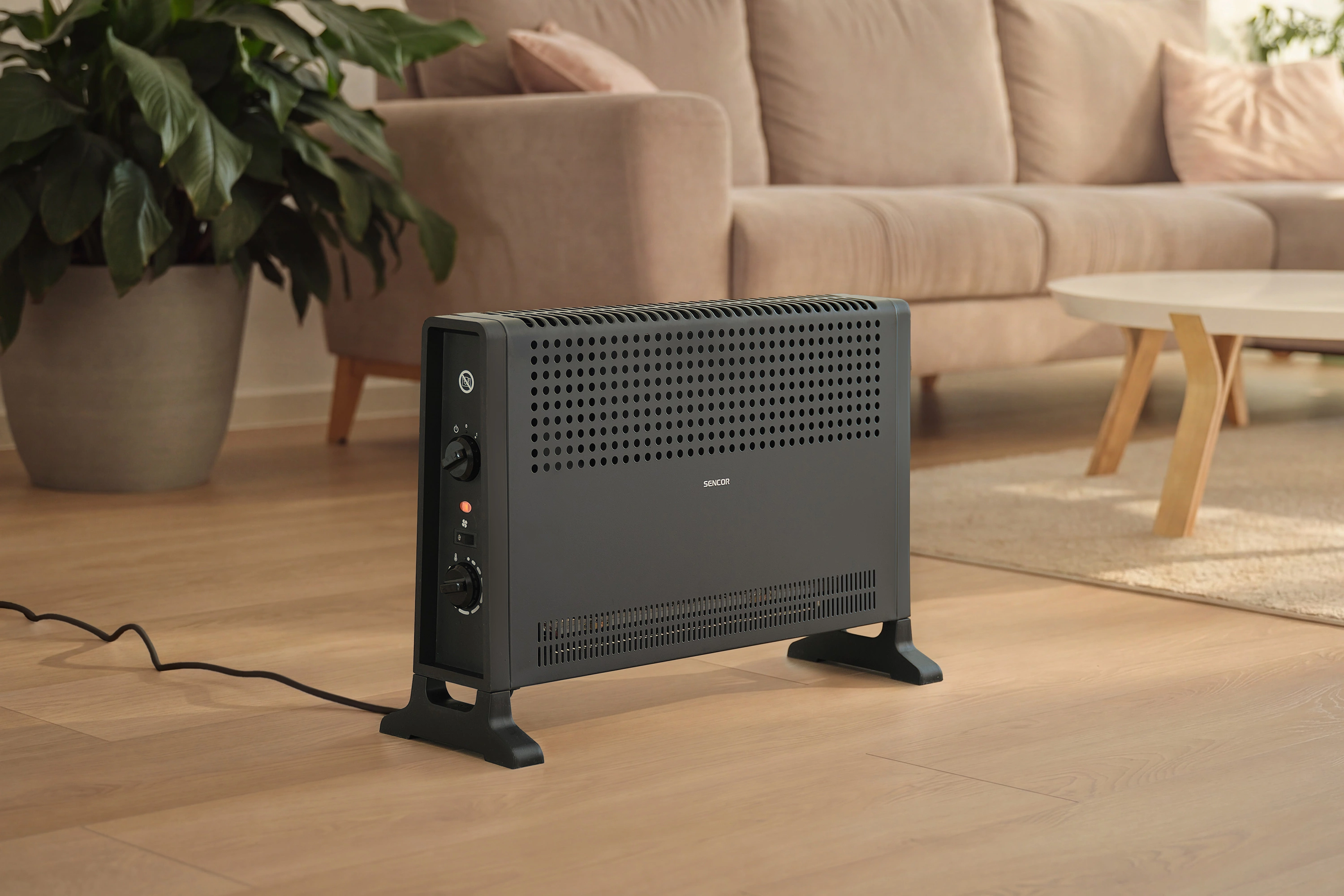 Sencor SCF 2022BK — Maksymalna moc grzania 2000 W