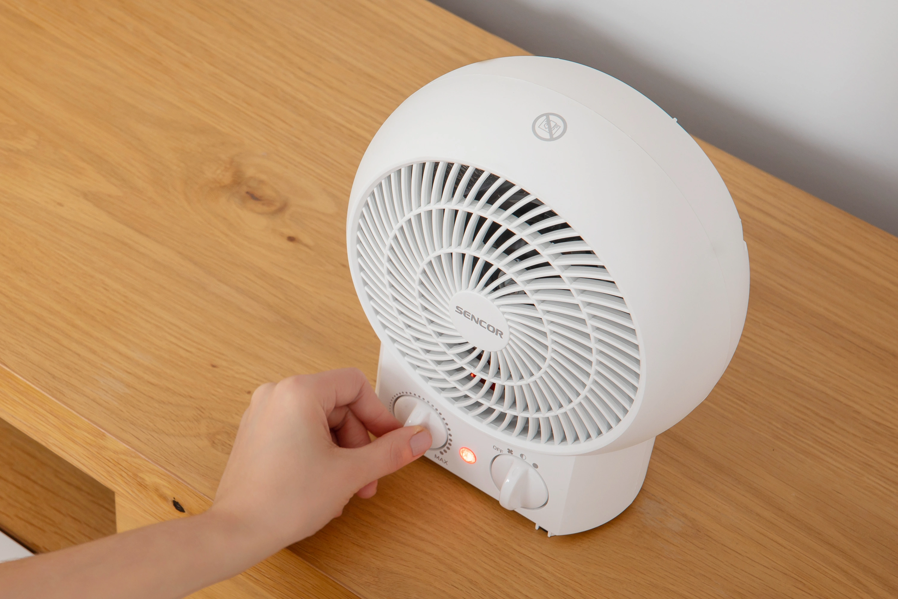 Sencor SFH 7020WH — Pokrętło do płynnej regulacji temperatury