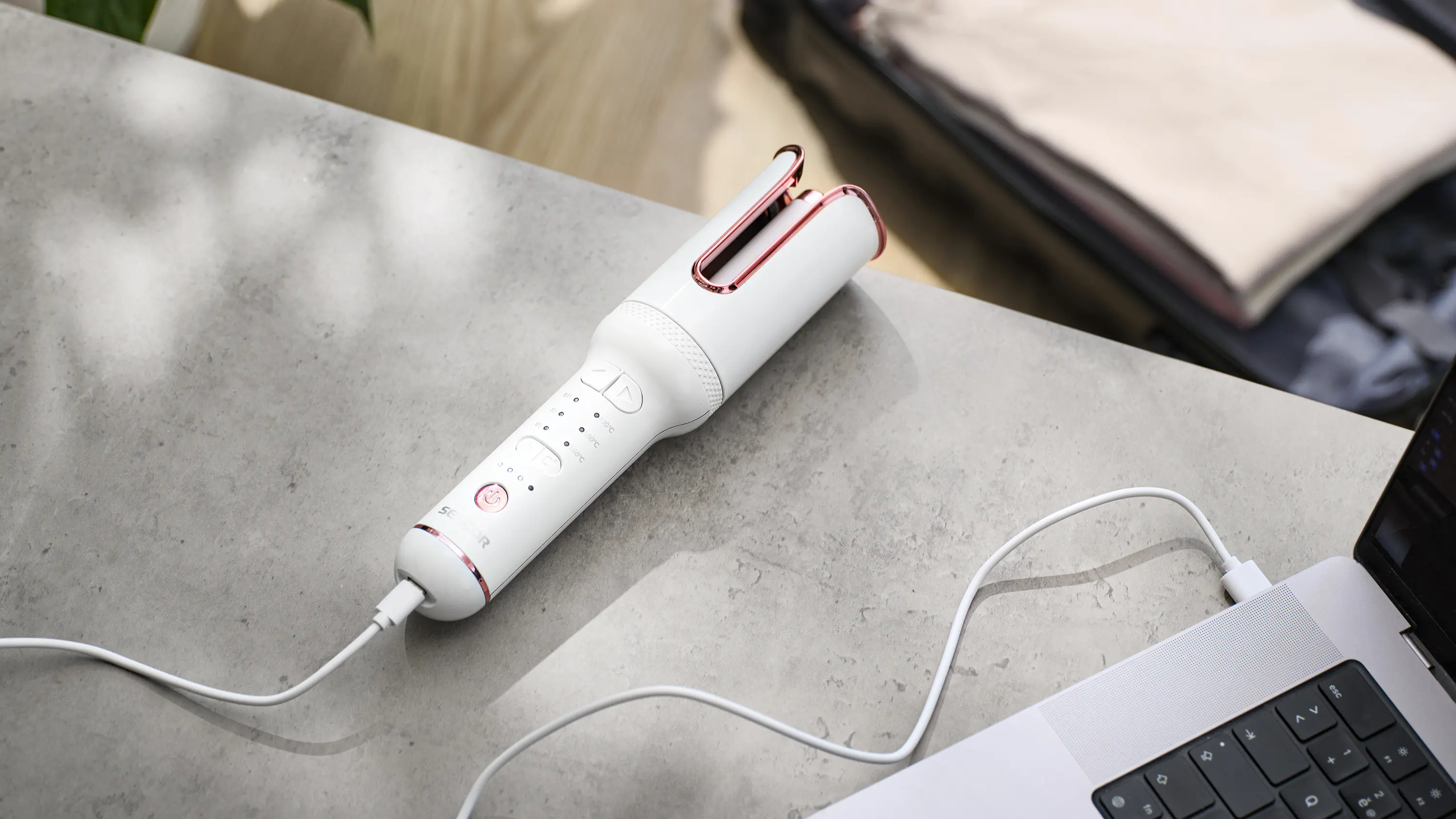 Sencor SHS 0930RS — USB-C i czytelny podgląd energii