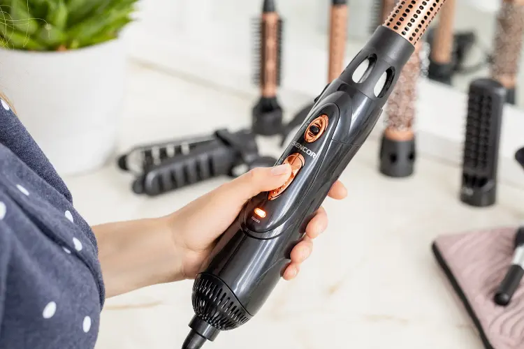 Sencor SHS 8550BK — Dwa poziomy ciepła oraz Cool Care