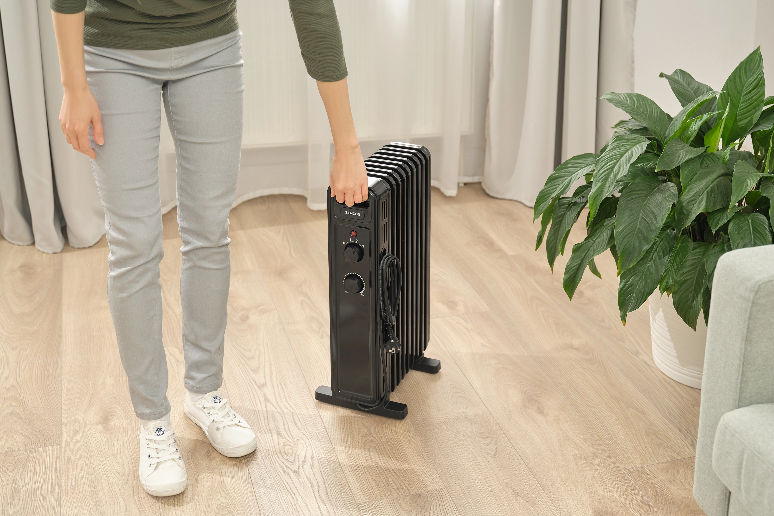 Sencor SOH 3509BK — Przesuwanie na kołach i miejsce na przewód