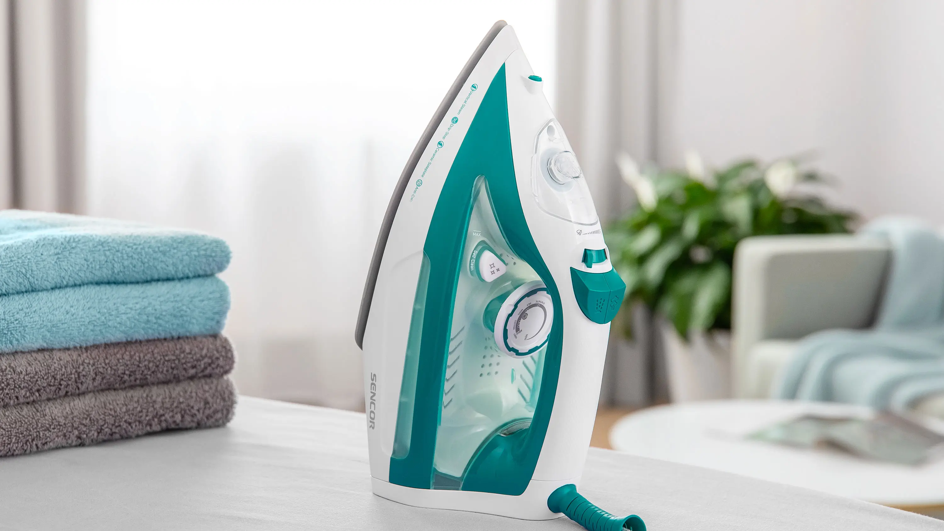 Sencor SSI 6100GR — Zielona wersja z mocą 2600 W