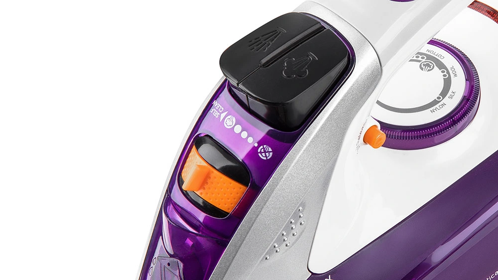 Sencor SSI 8710VT — Self-Clean i prowadzenie przewodu