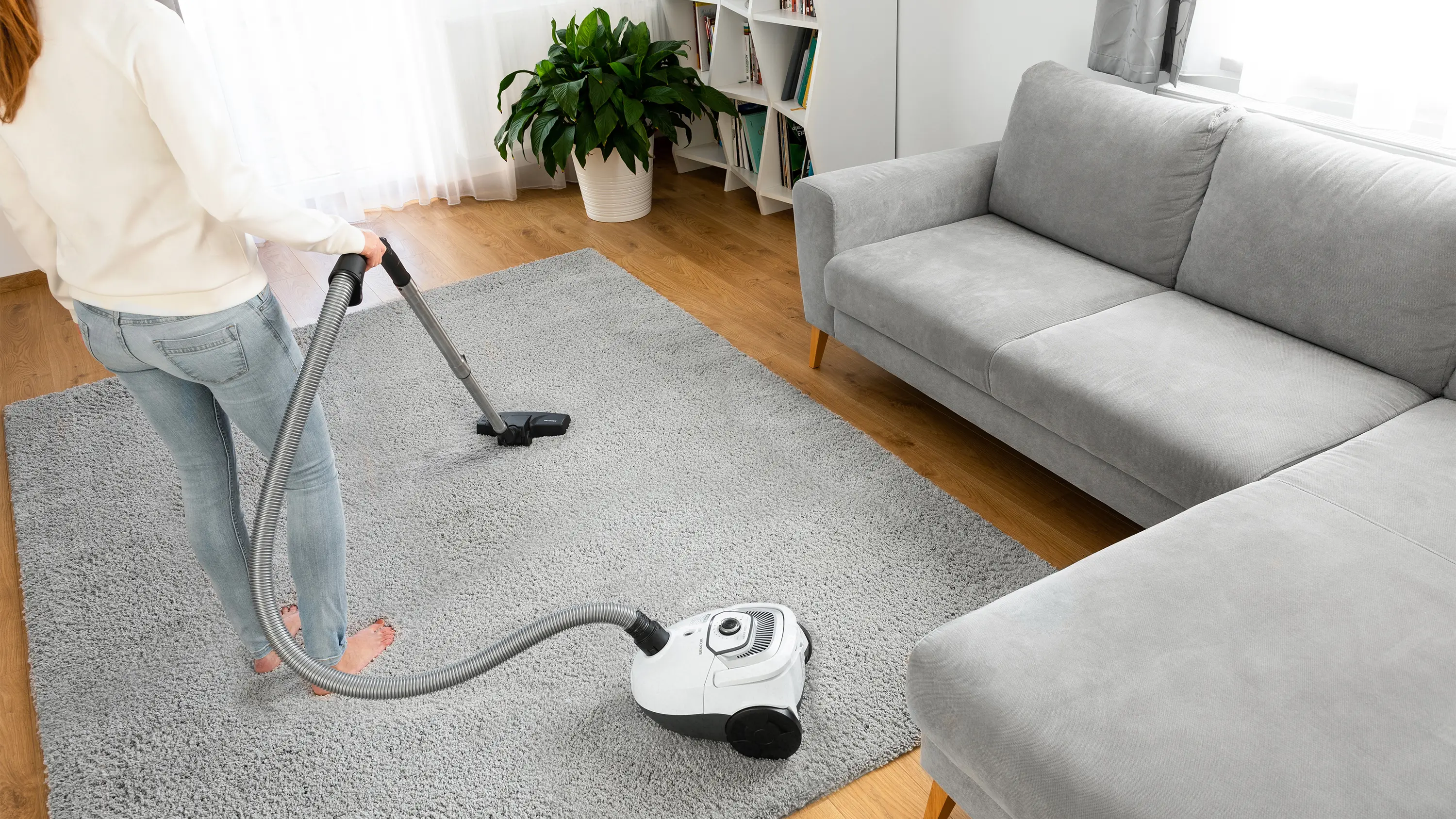 Sencor SVC 5500WH — Filtr HEPA H13 w układzie workowym