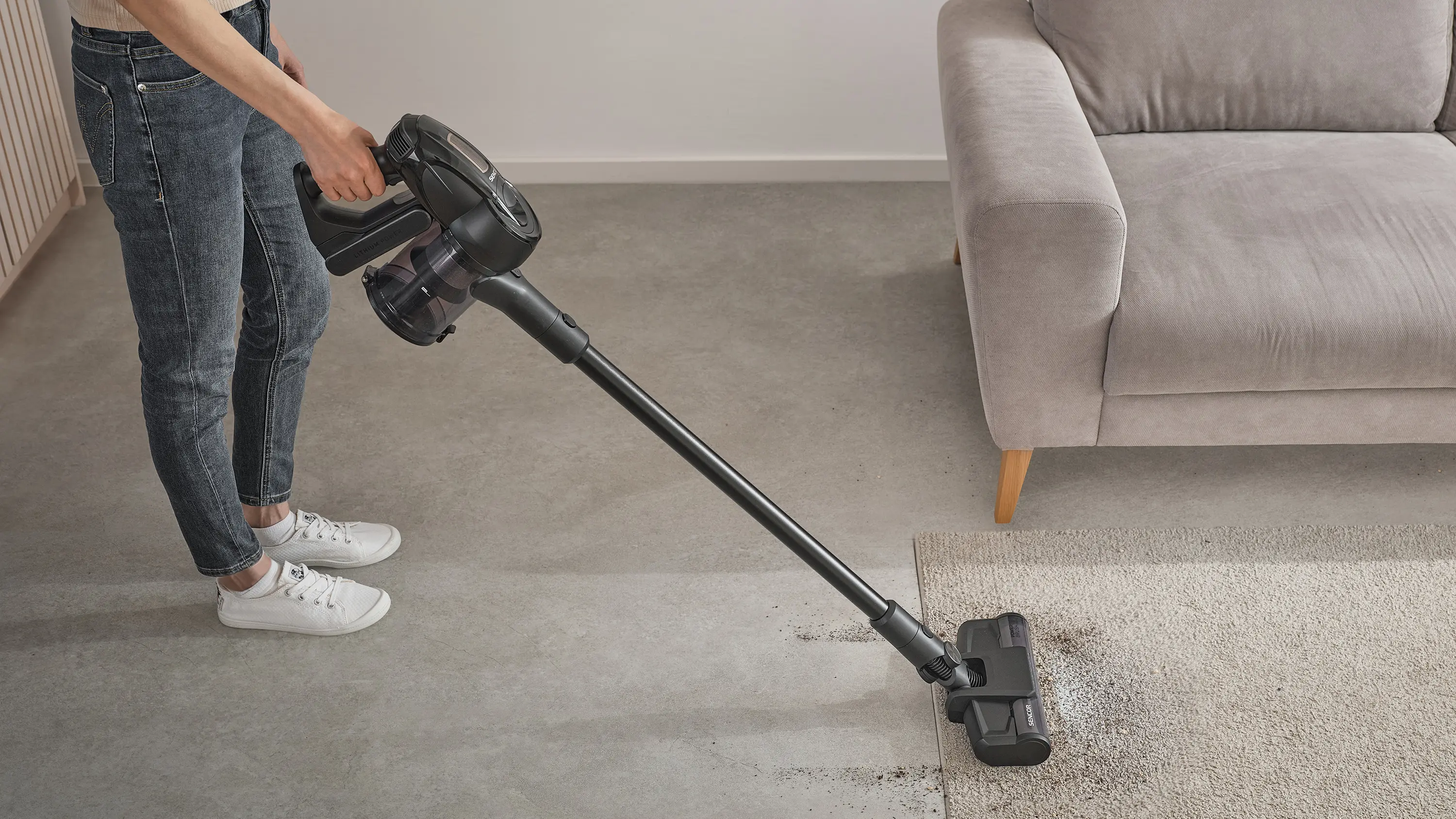 Sencor SVC 8776BK — Silnik 400 W z trzema poziomami mocy