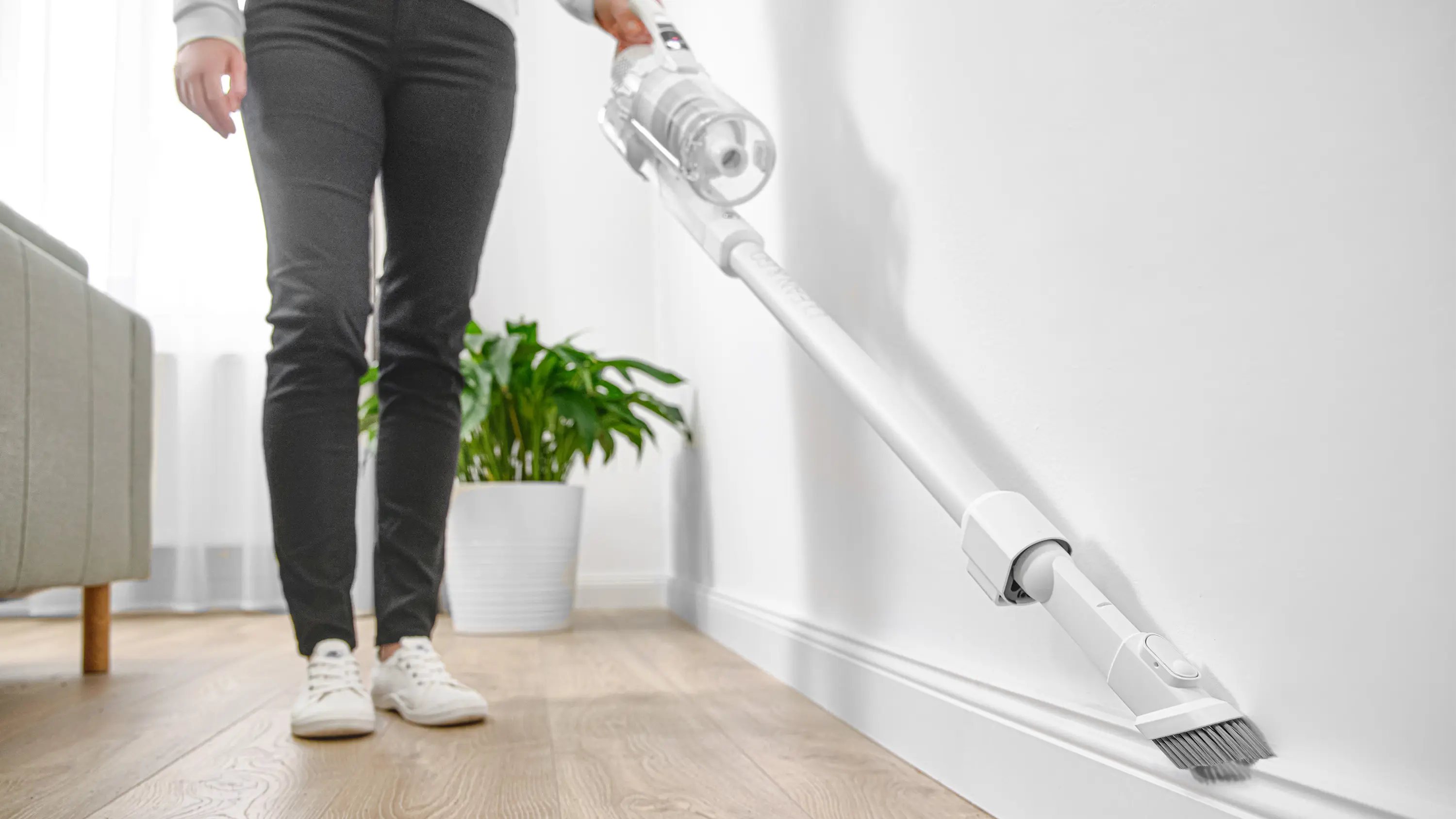 Sencor odkurzacz pionowy 3 w 1 z odłączaną jednostką SVC 9829WH
