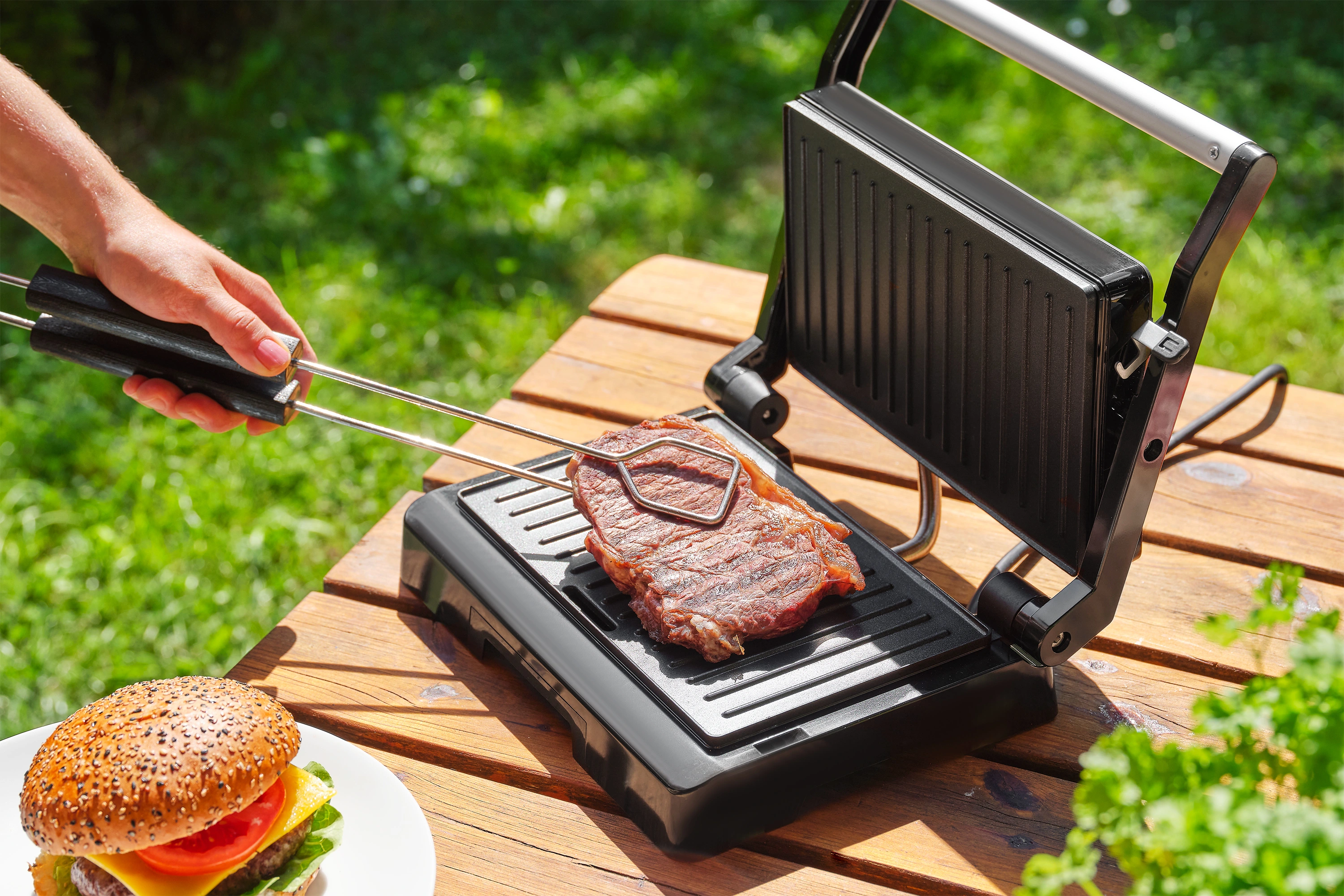 Sencor grill elektryczny kontaktowy z funkcją cooltouch SBG 2070SS