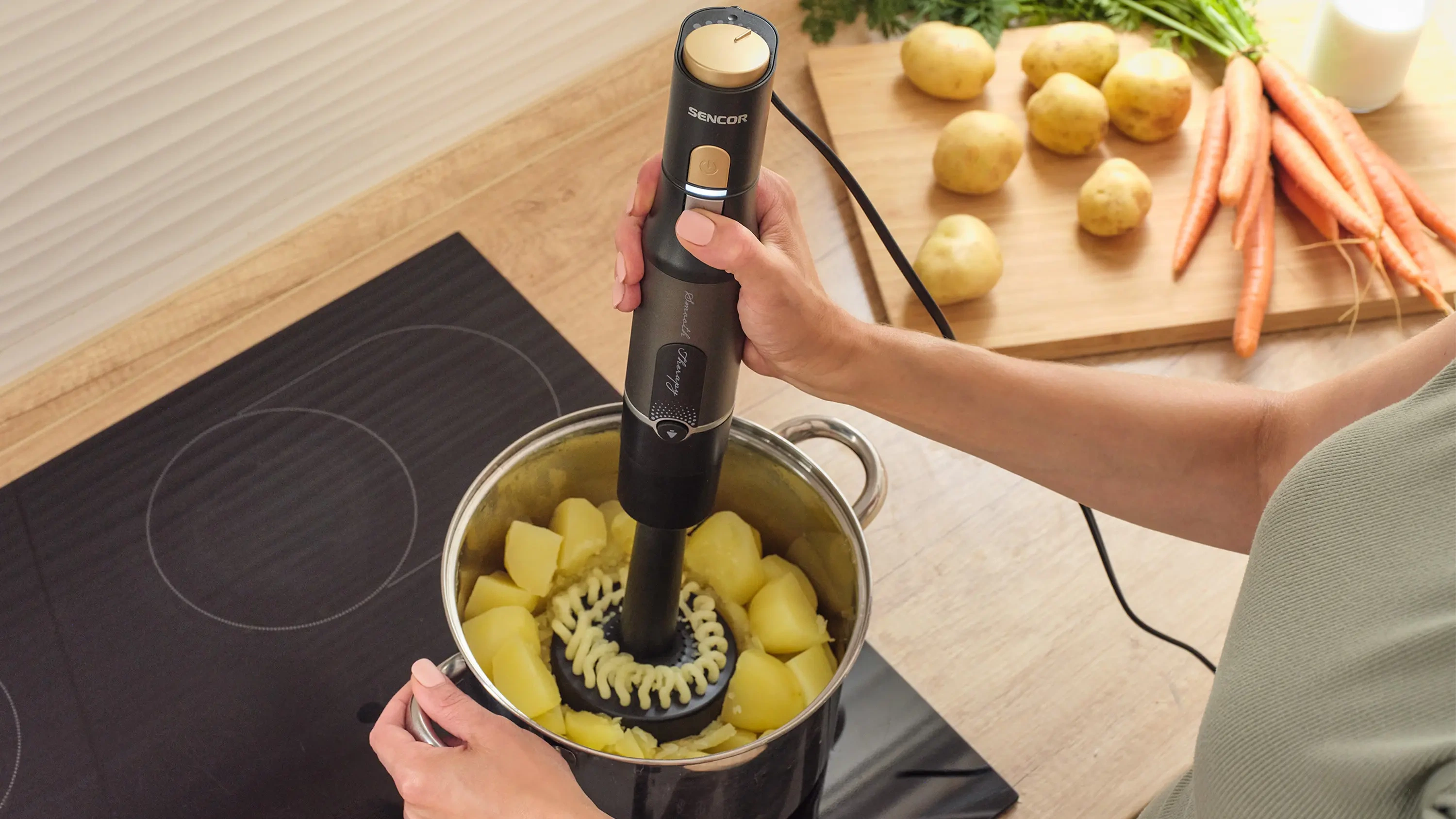 Sencor blender ręczny z tytanowymi nożami quadblade SHB 6442BK