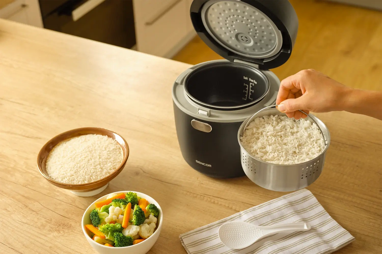 Sencor ryżowar low carb z koszykiem do gotowania na parze SRM 0671BK