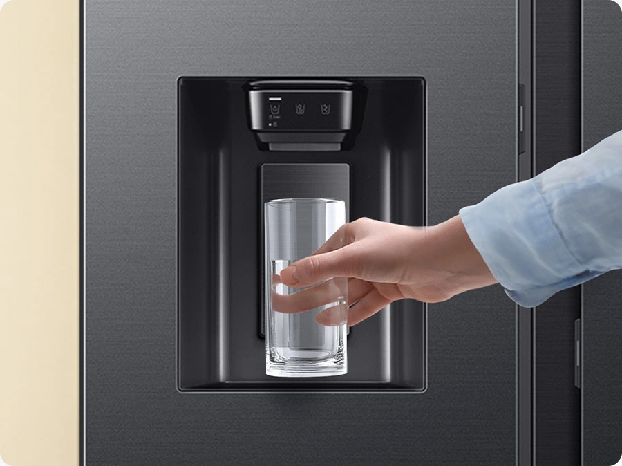 Samsung RS80F66KBFEO — Dystrybutor wody i lodu