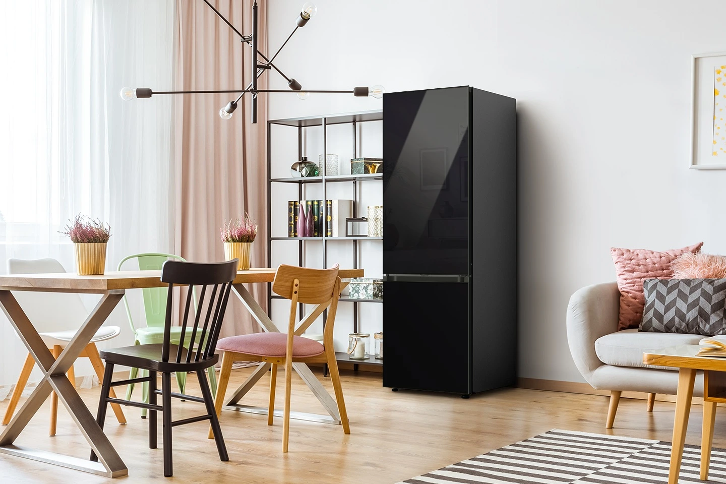 Samsung RB38C6B2E22/EF — Prosta linia frontu